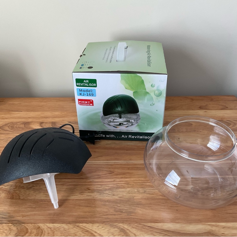 KJ-169 Watering Air Revitalisor. Black and Clear Purifier, Cleaner and diffuser